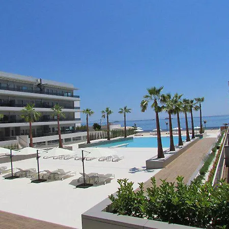Royal Beach Luxury Lägenhet *